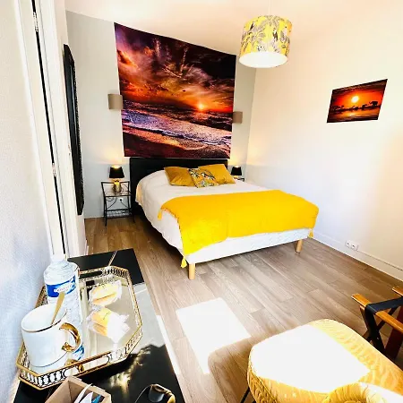 Manoir De La Marjolaine Bed & Breakfast *